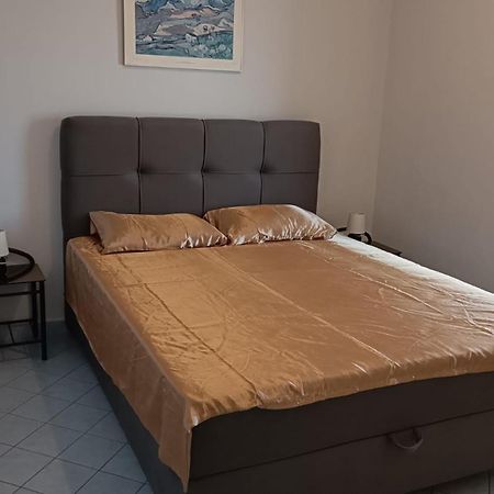 Studio Apartment Jemi Pula Exterior photo