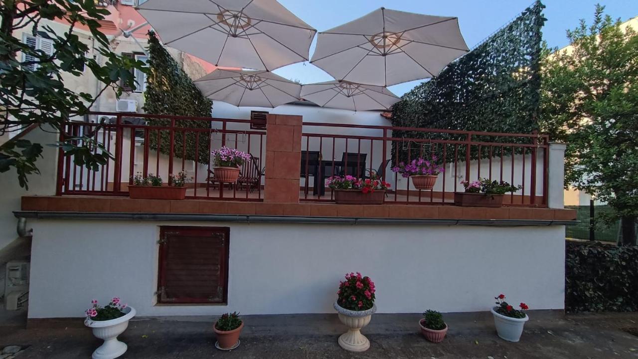 Studio Apartment Jemi Pula Exterior photo