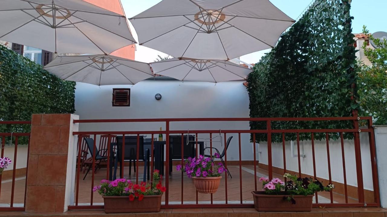 Studio Apartment Jemi Pula Exterior photo