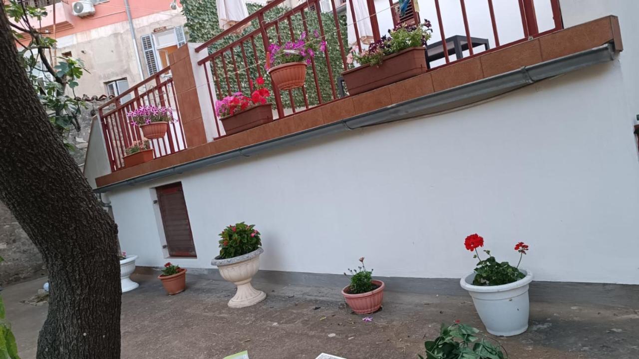 Studio Apartment Jemi Pula Exterior photo