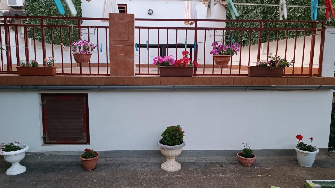 Studio Apartment Jemi Pula Exterior photo