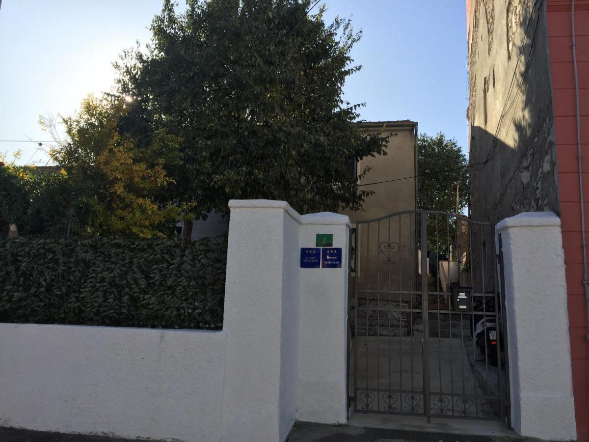 Studio Apartment Jemi Pula Exterior photo